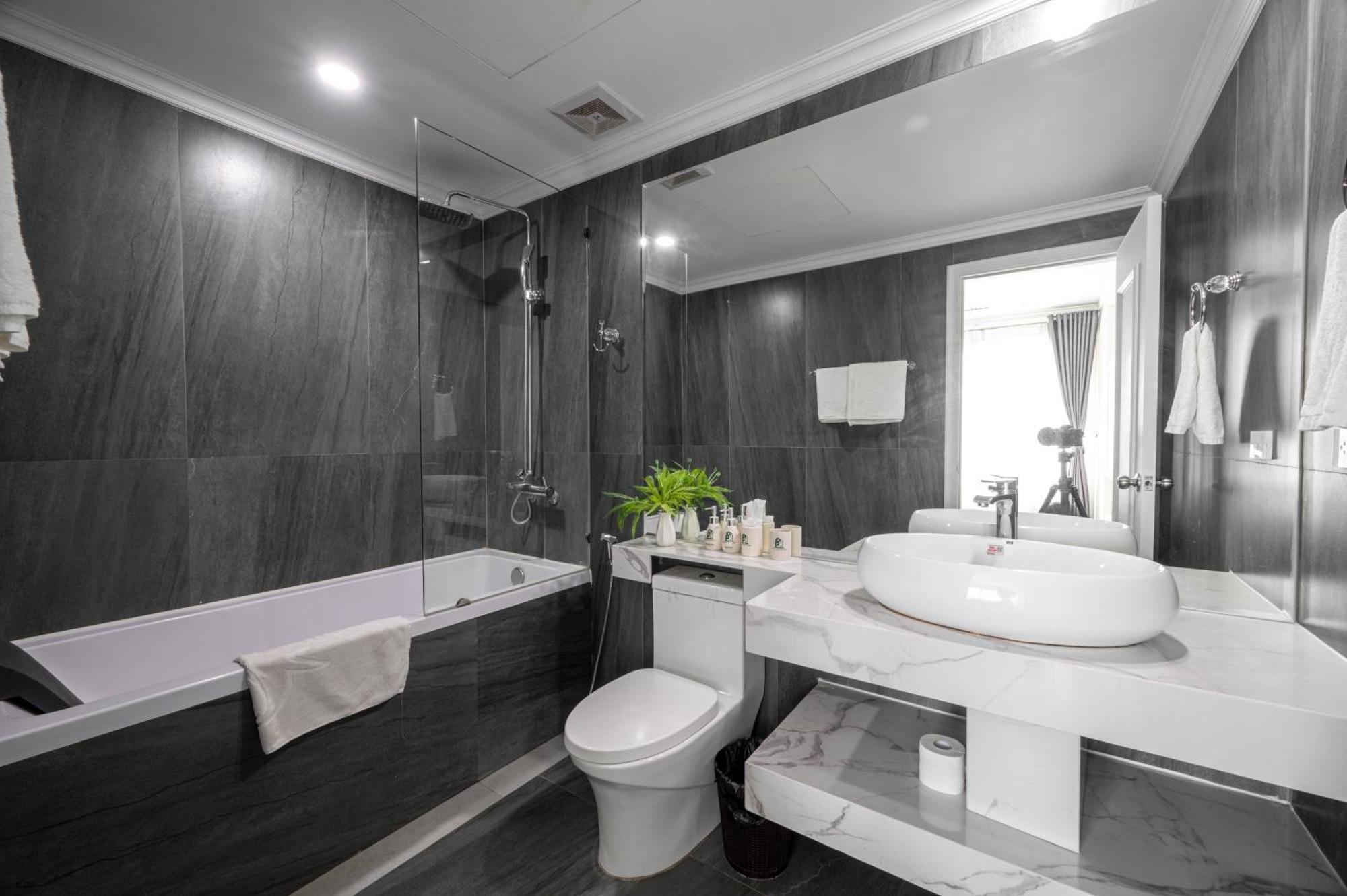 Luxe Paradise Suites Xuan Dieu 하노이 외부 사진